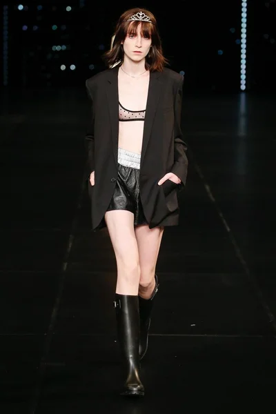 Look 17